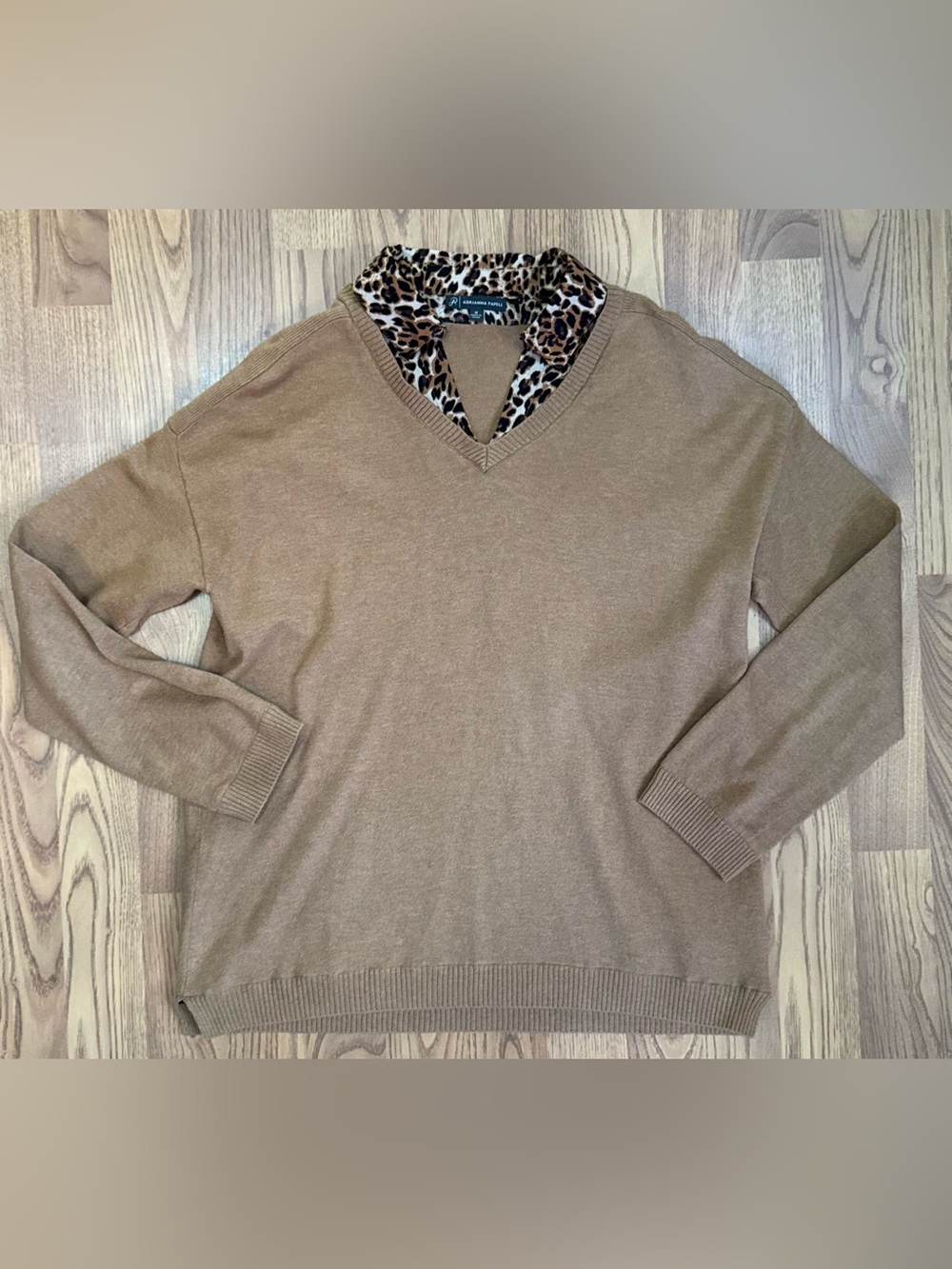 ❤️ Adrianna Papell Medium Womens V-Neck Sweater Leopard Animal Print Camel Brown